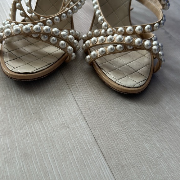 Chanel heels - Picture 3 of 8